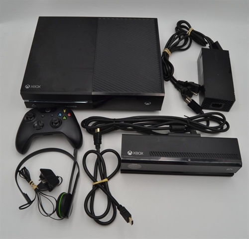 XBOX One - Sort - 500 GB HDD - I æske - Konsol - SNR 022280740448 (B Grade) (Genbrug)